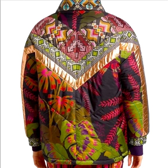 Farm Rio Tripical Rauti puffer. - Picture 2 of 6